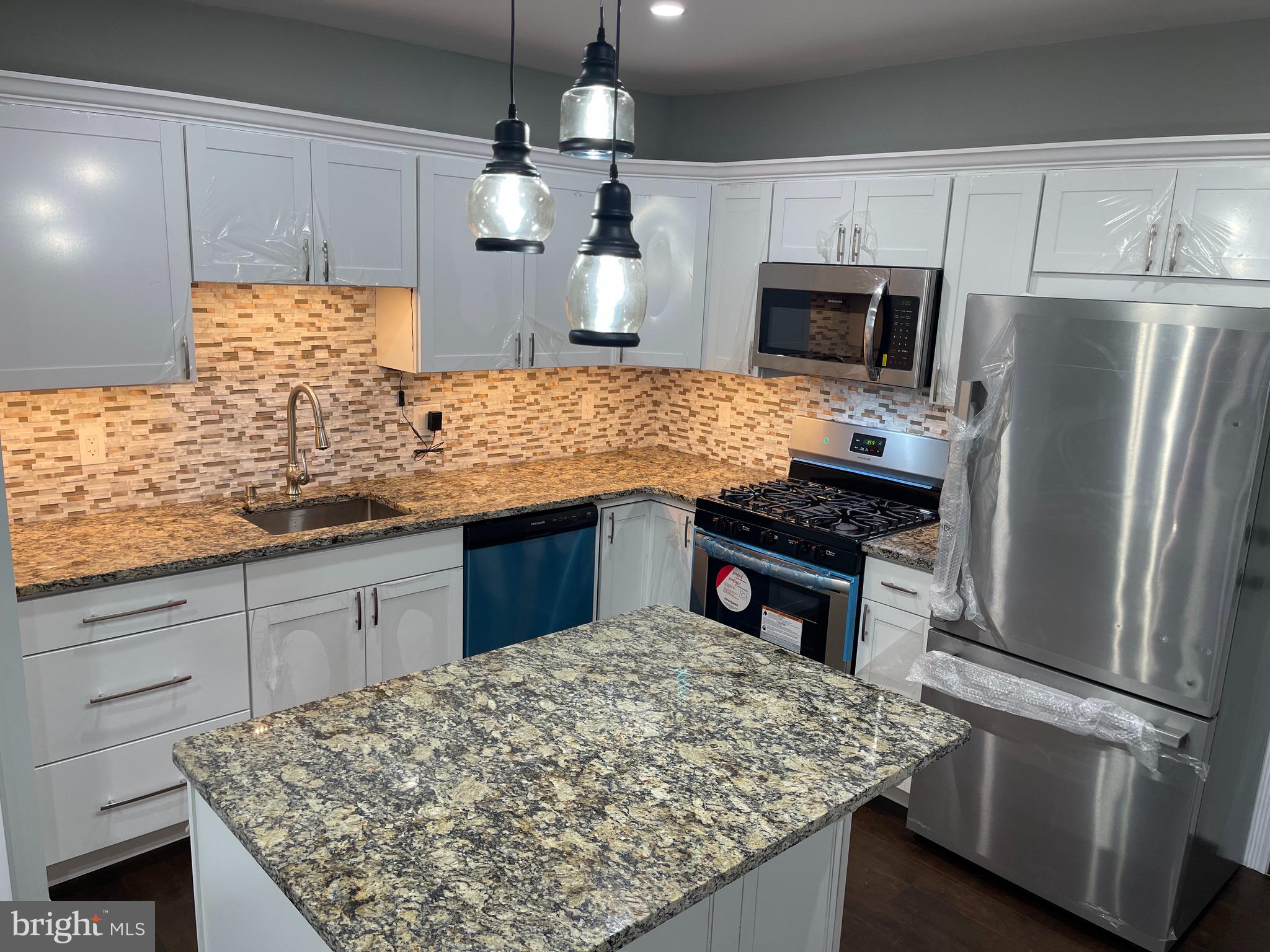 121 Rhodes Avenue Collingdale, PA 19023 - Photo 6 of 22 Gallery Image 6