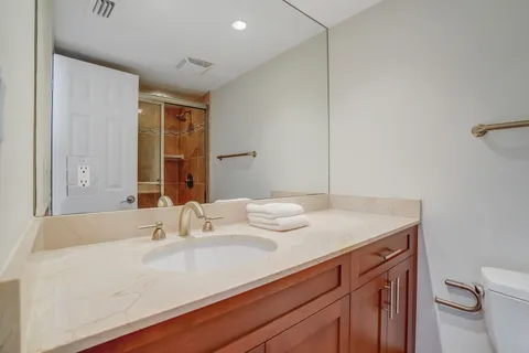 $1,149,000 | 3000 North Ocean Drive, Unit 25C, Singer Island, FL 33404