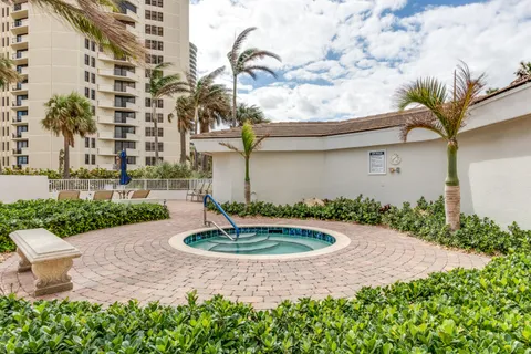 $1,149,000 | 3000 North Ocean Drive, Unit 25C, Singer Island, FL 33404