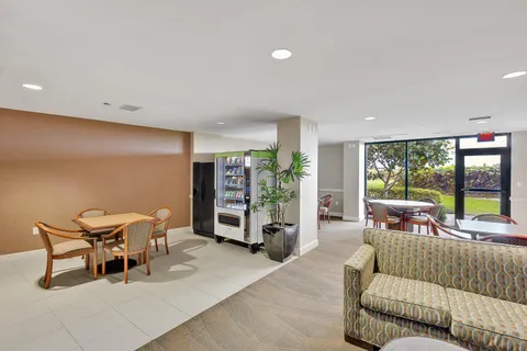 $1,149,000 | 3000 North Ocean Drive, Unit 25C, Singer Island, FL 33404