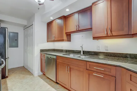 $1,149,000 | 3000 North Ocean Drive, Unit 25C, Singer Island, FL 33404