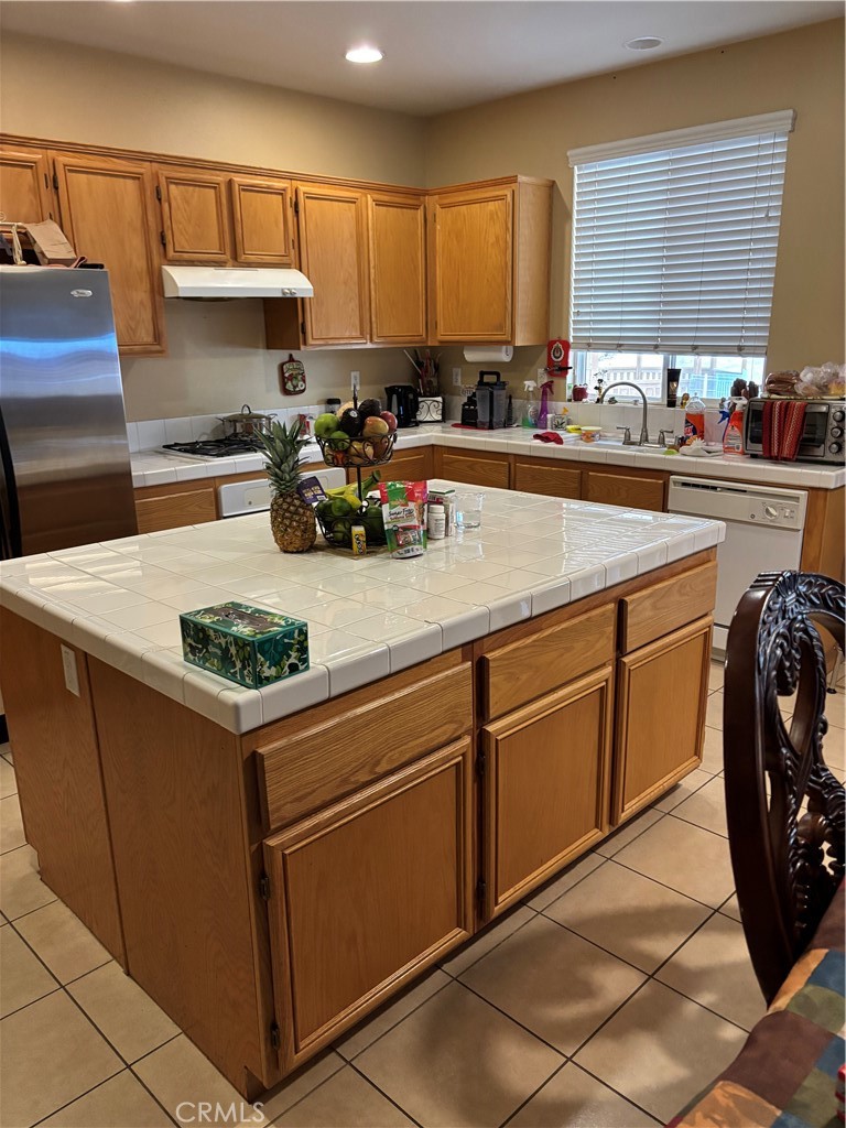 13023 Tehachapi Street Hesperia, CA 92344 - Photo 9 of 23