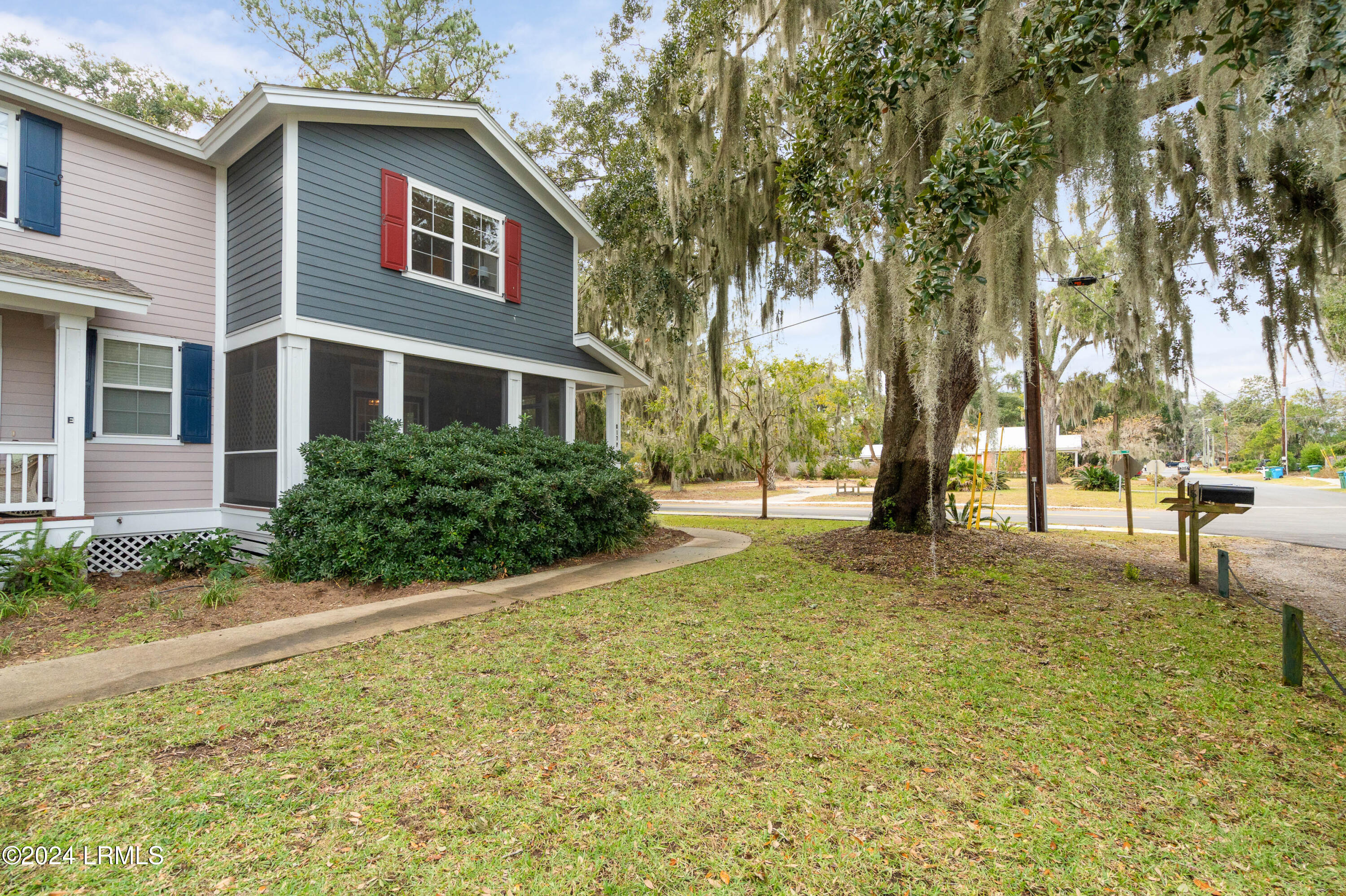 817 15th Street, Unit F Port Royal, SC 29935 - Photo 7 of 40 817 15th St-4