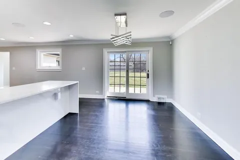 $839,500 | 2055 Walnut Circle, Northbrook, IL 60062