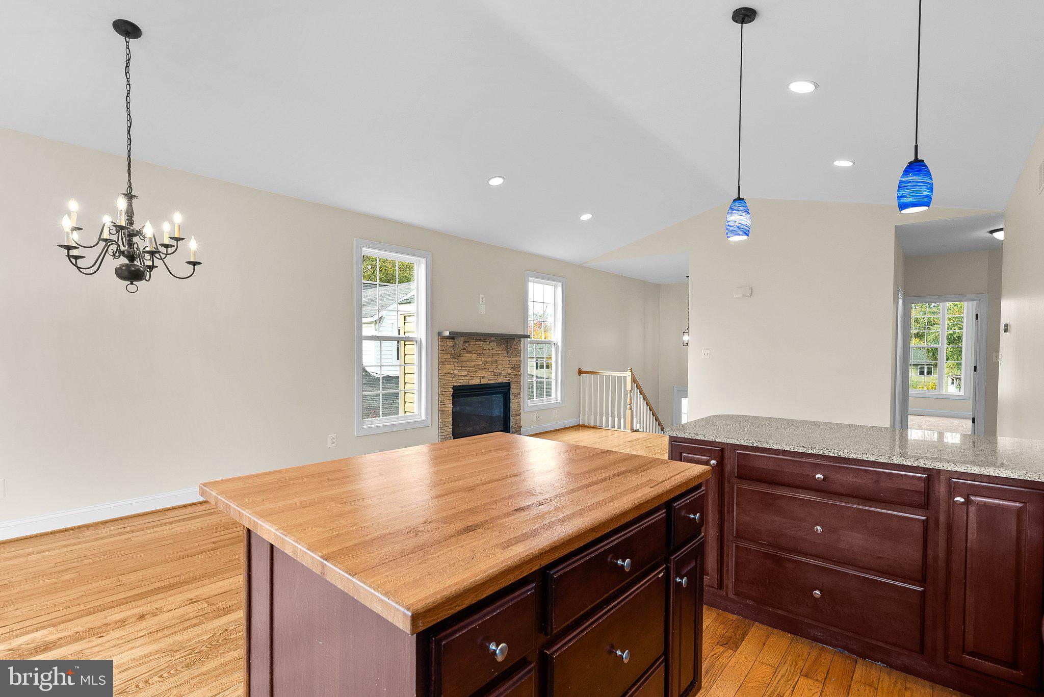 265 Lake Riviera Road Pasadena, MD 21122 - Photo 12 of 37 Lots of Prep Space