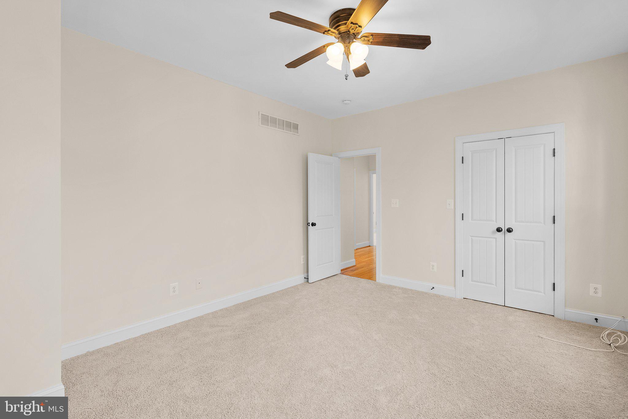 265 Lake Riviera Road Pasadena, MD 21122 - Photo 17 of 37 Primary Bedroom w/ Private Bathroom