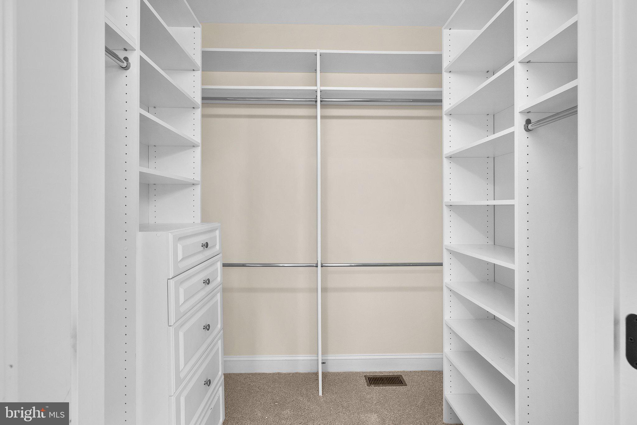 265 Lake Riviera Road Pasadena, MD 21122 - Photo 20 of 37 Walk In Closet