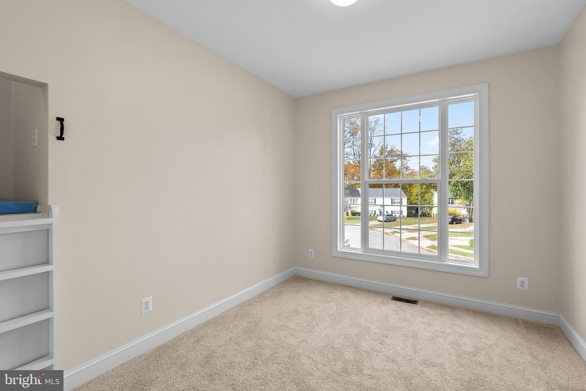 265 Lake Riviera Road Pasadena, MD 21122 - Photo 21 of 37 Bedroom Two