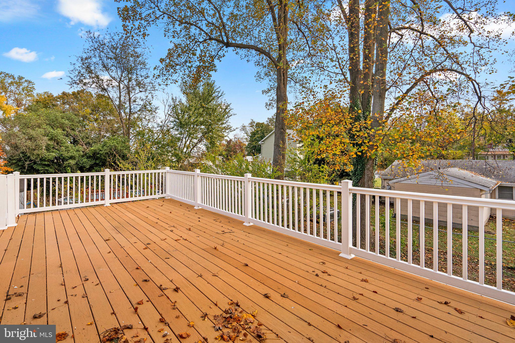 265 Lake Riviera Road Pasadena, MD 21122 - Photo 34 of 37 Deck Views