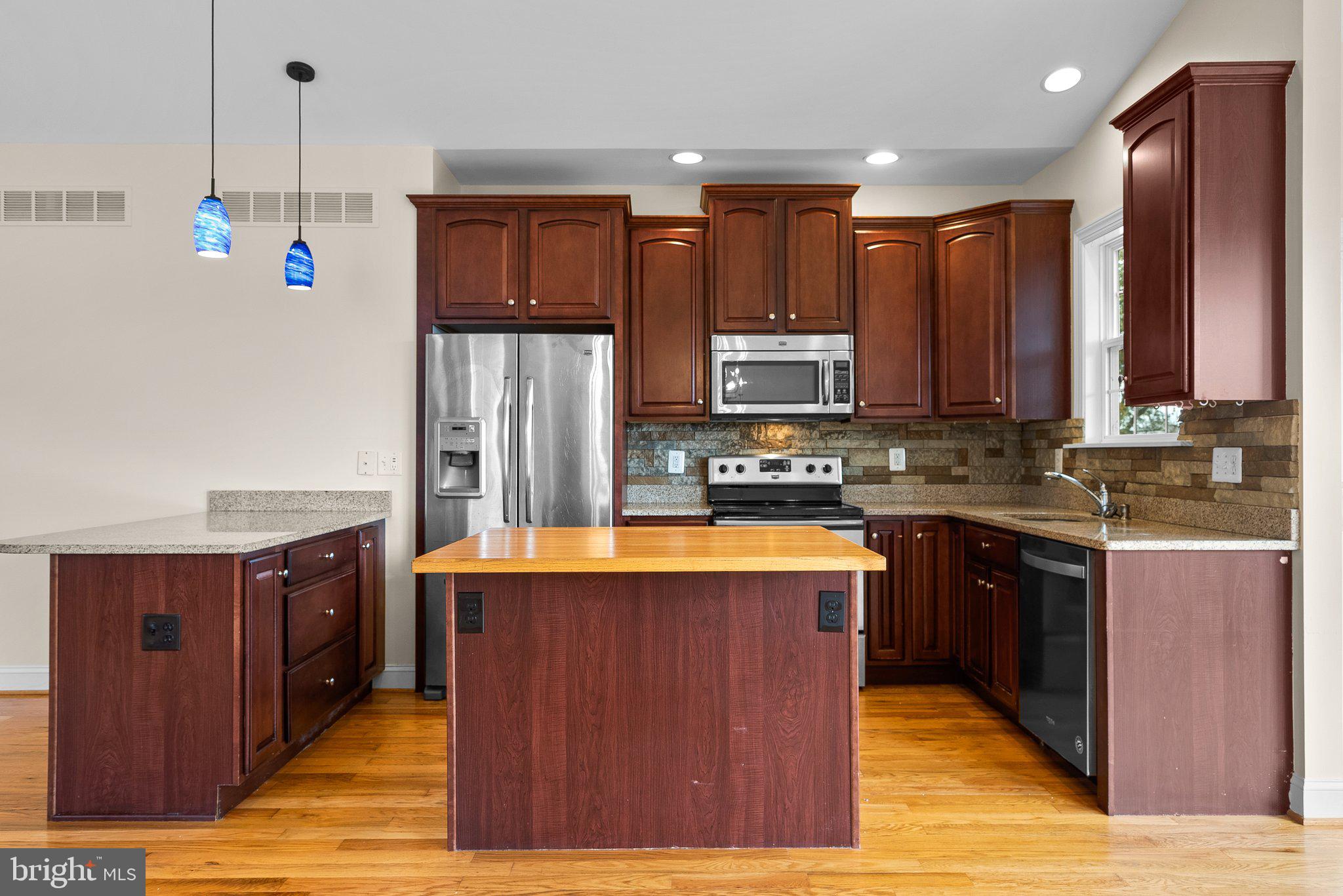 265 Lake Riviera Road Pasadena, MD 21122 - Photo 7 of 37 Gourmet Kitchen