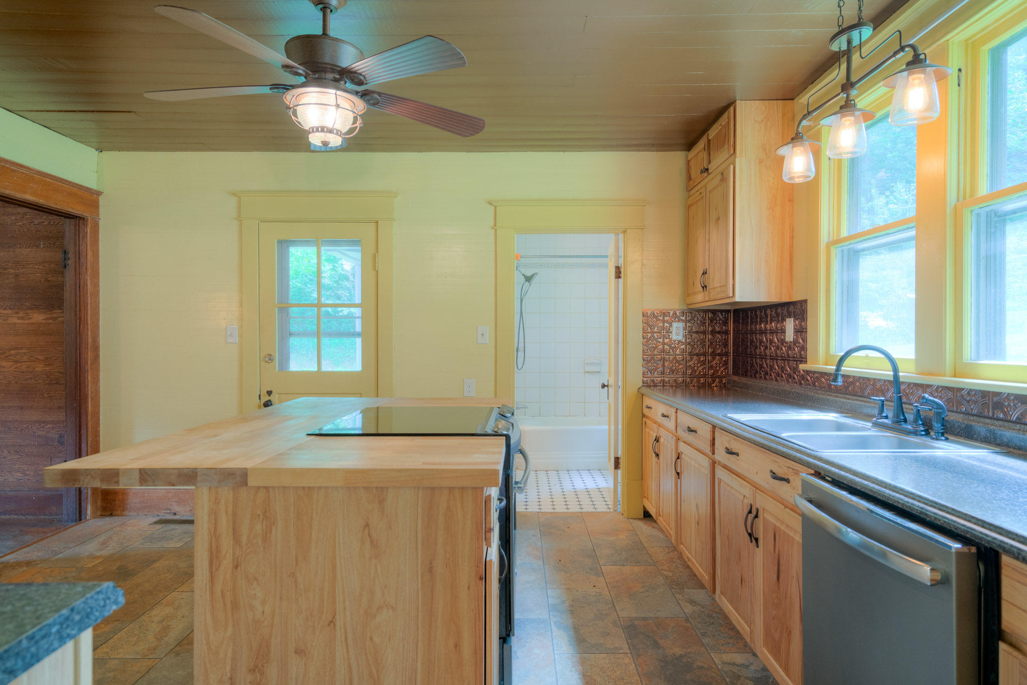 116 Thistle Hill Road Southwest Willis, VA 24380 - Photo 11 of 32 116_ThistleHillRd_Web-11