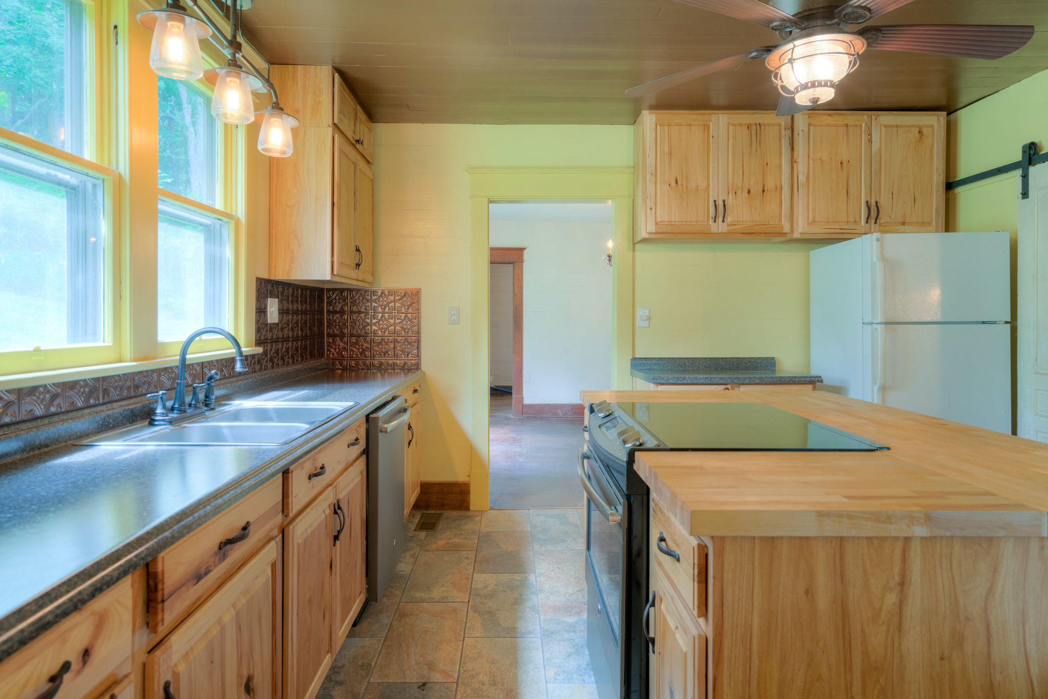 116 Thistle Hill Road Southwest Willis, VA 24380 - Photo 12 of 32 116_ThistleHillRd_Web-12