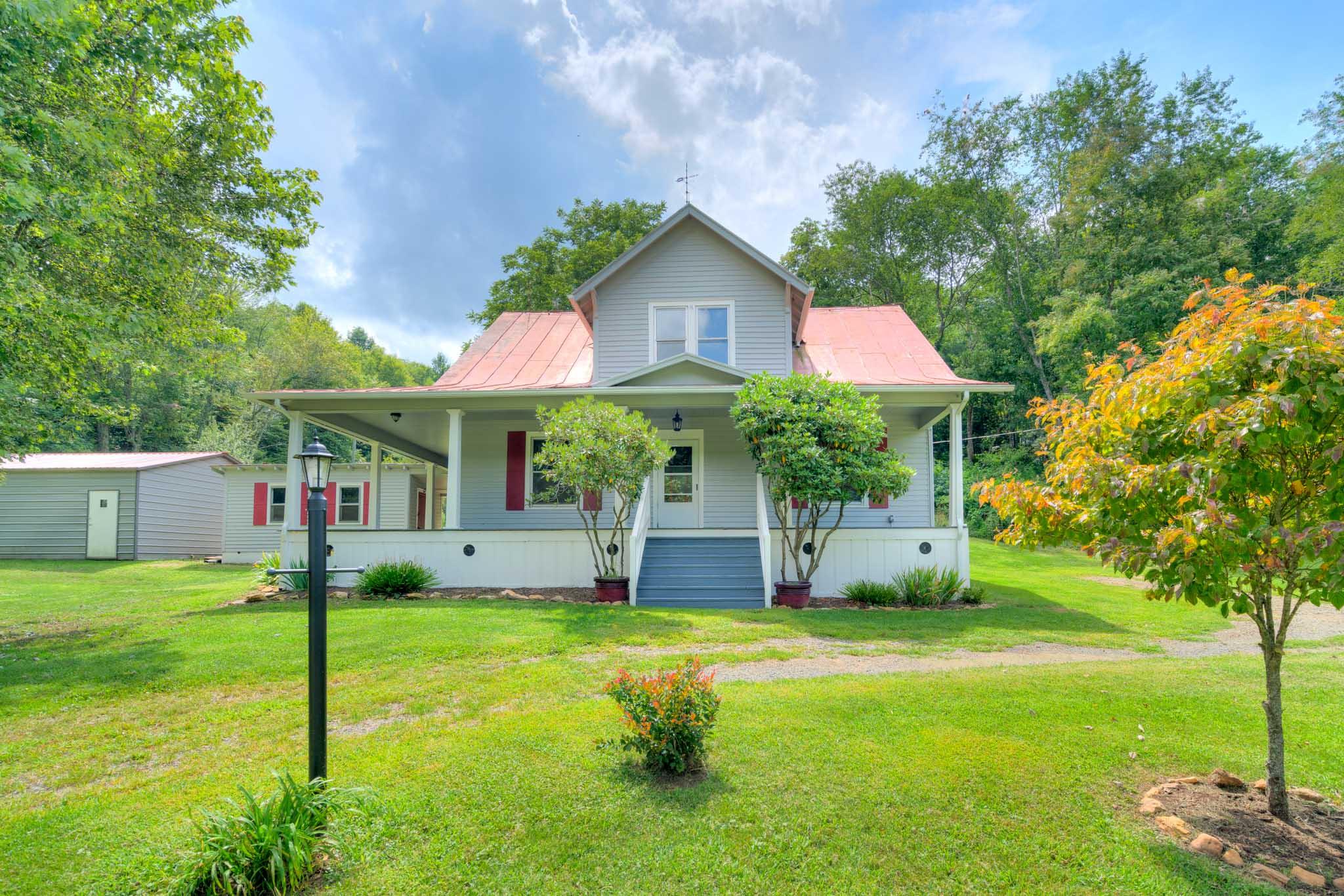 116 Thistle Hill Road Southwest Willis, VA 24380 - Photo 3 of 32 116_ThistleHillRd_Web-2