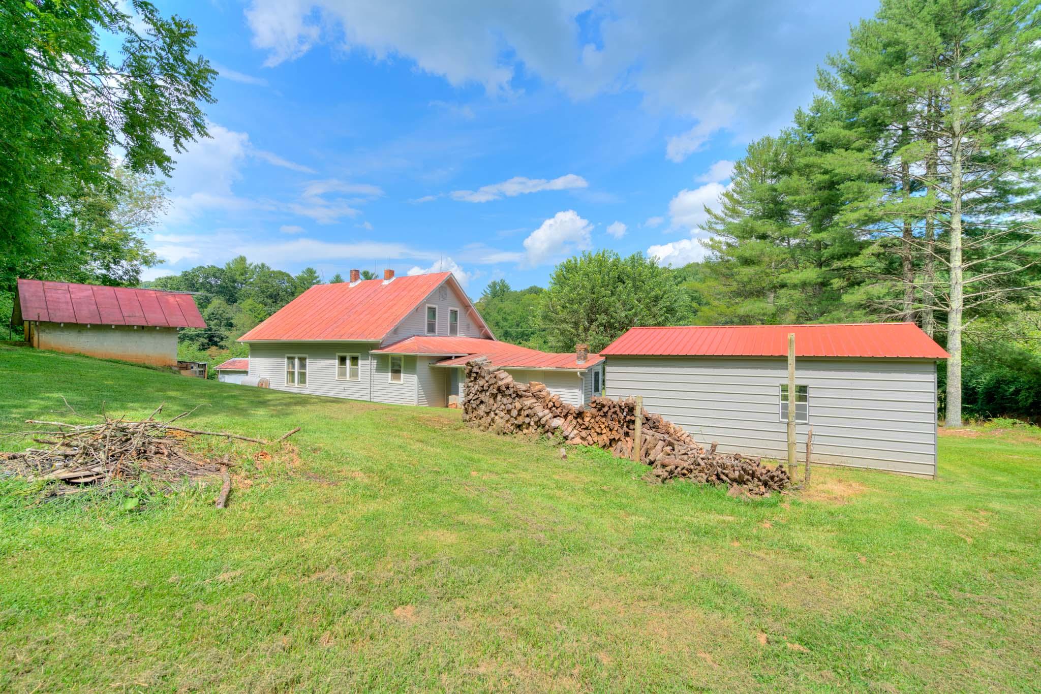 116 Thistle Hill Road Southwest Willis, VA 24380 - Photo 28 of 32 116_ThistleHillRd_Web-29