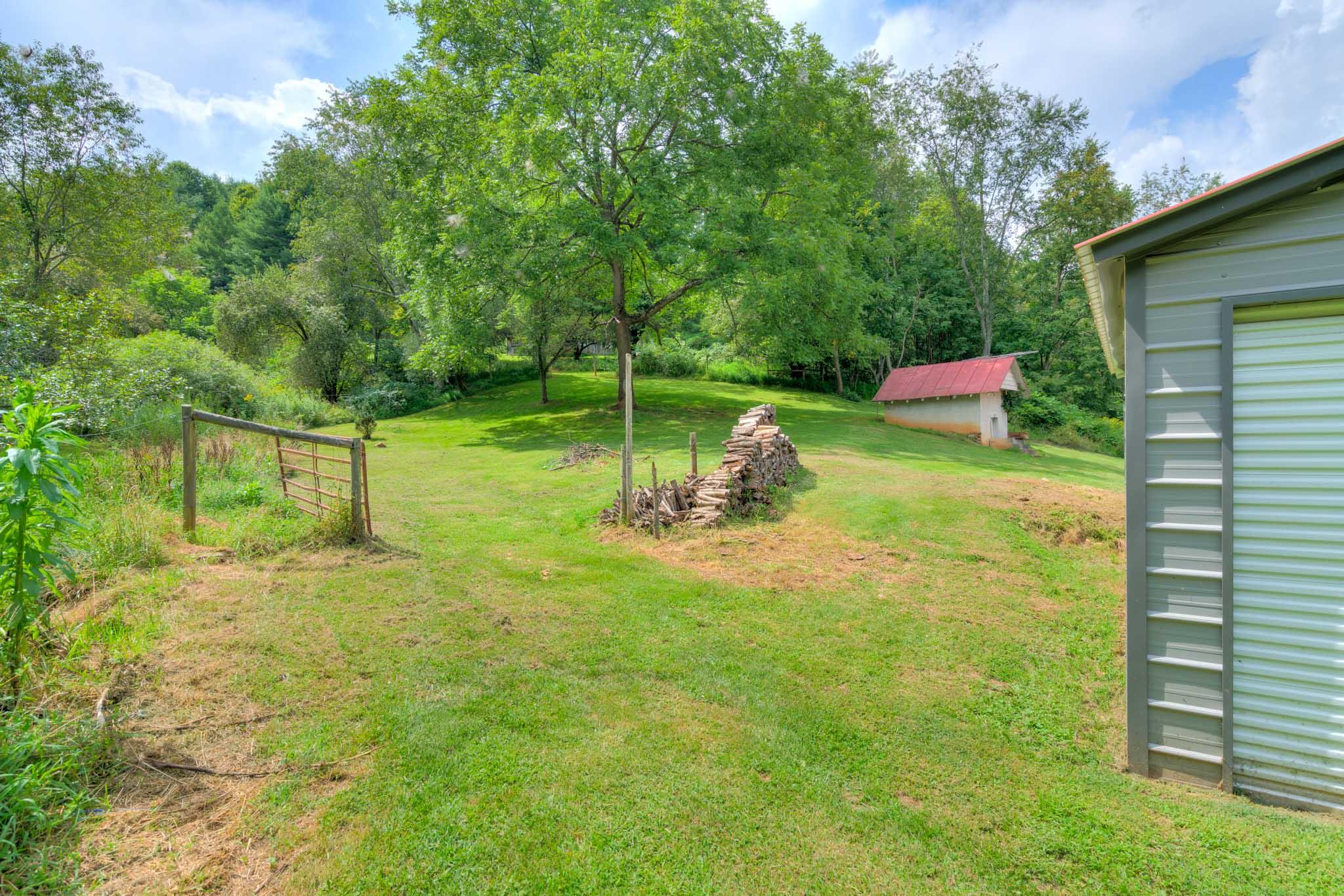116 Thistle Hill Road Southwest Willis, VA 24380 - Photo 29 of 32 116_ThistleHillRd_Web-30
