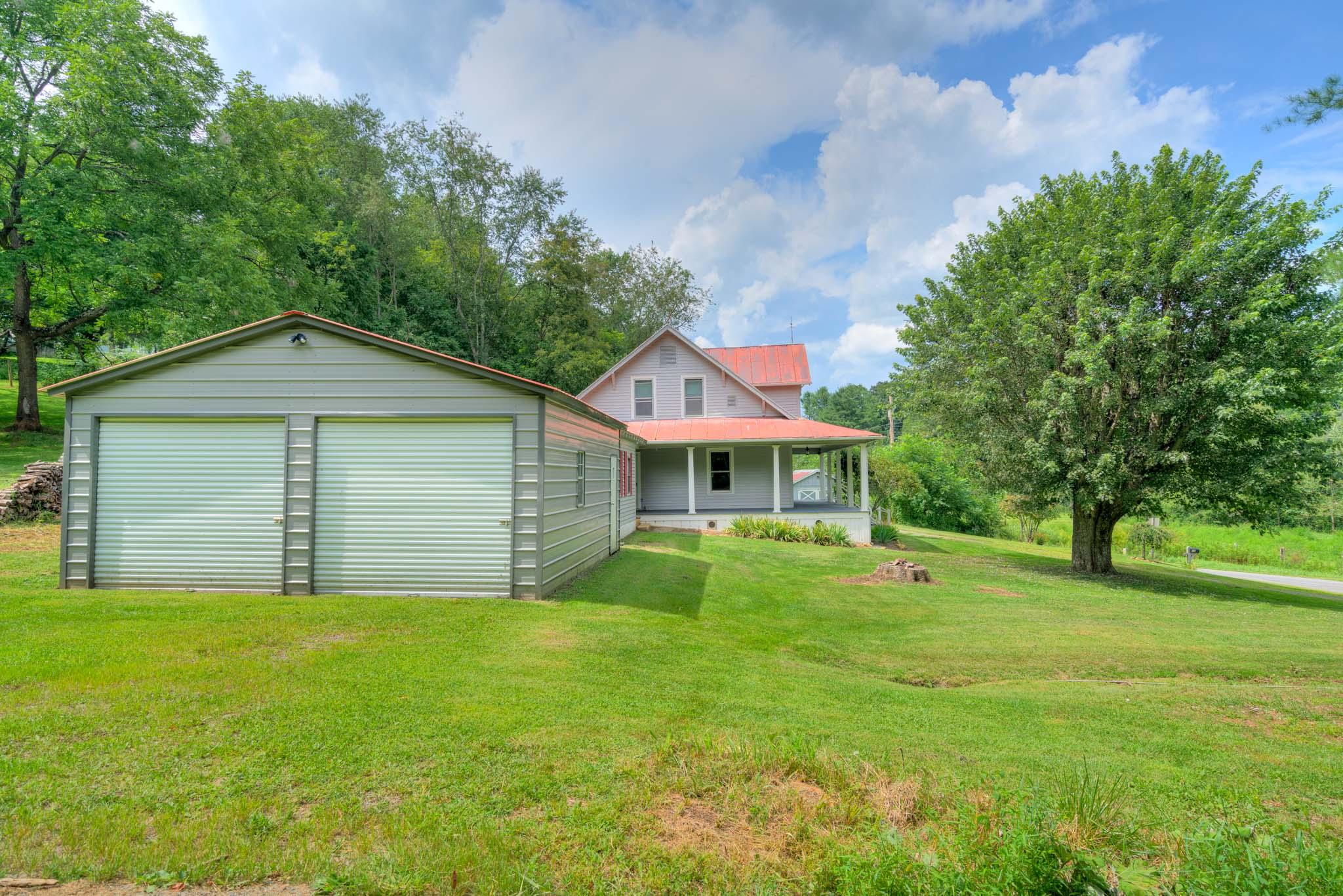 116 Thistle Hill Road Southwest Willis, VA 24380 - Photo 30 of 32 116_ThistleHillRd_Web-31