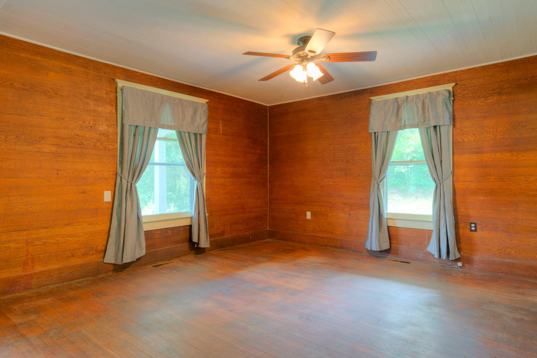 116 Thistle Hill Road Southwest Willis, VA 24380 - Photo 5 of 32 116_ThistleHillRd_Web-5