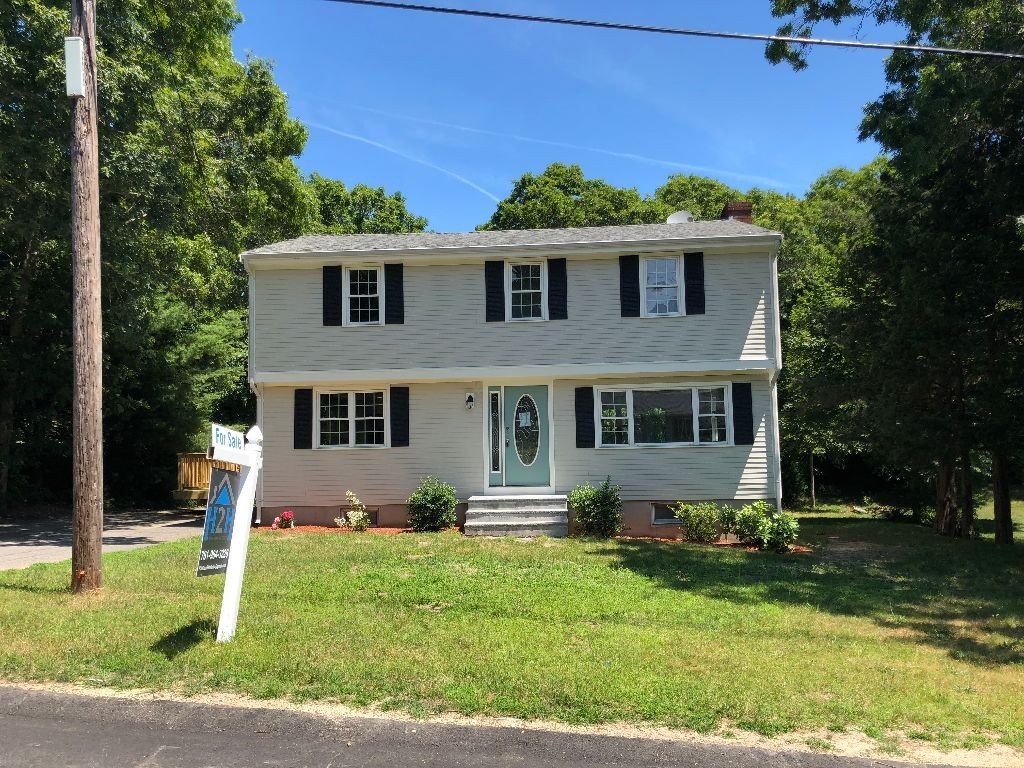 14 Seaview Road Bourne, MA 02562 - Photo 2 of 17