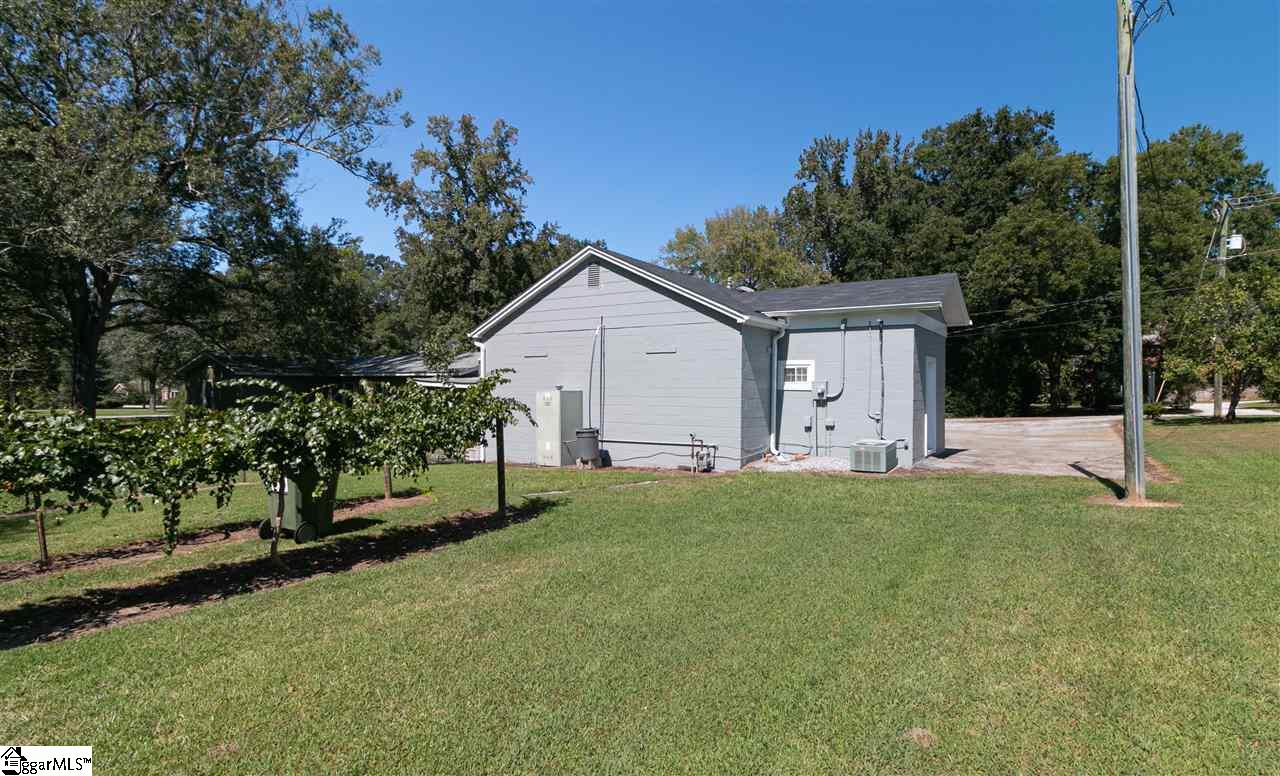 101 Elm Street Clinton, SC 29325 - Photo 3 of 9
