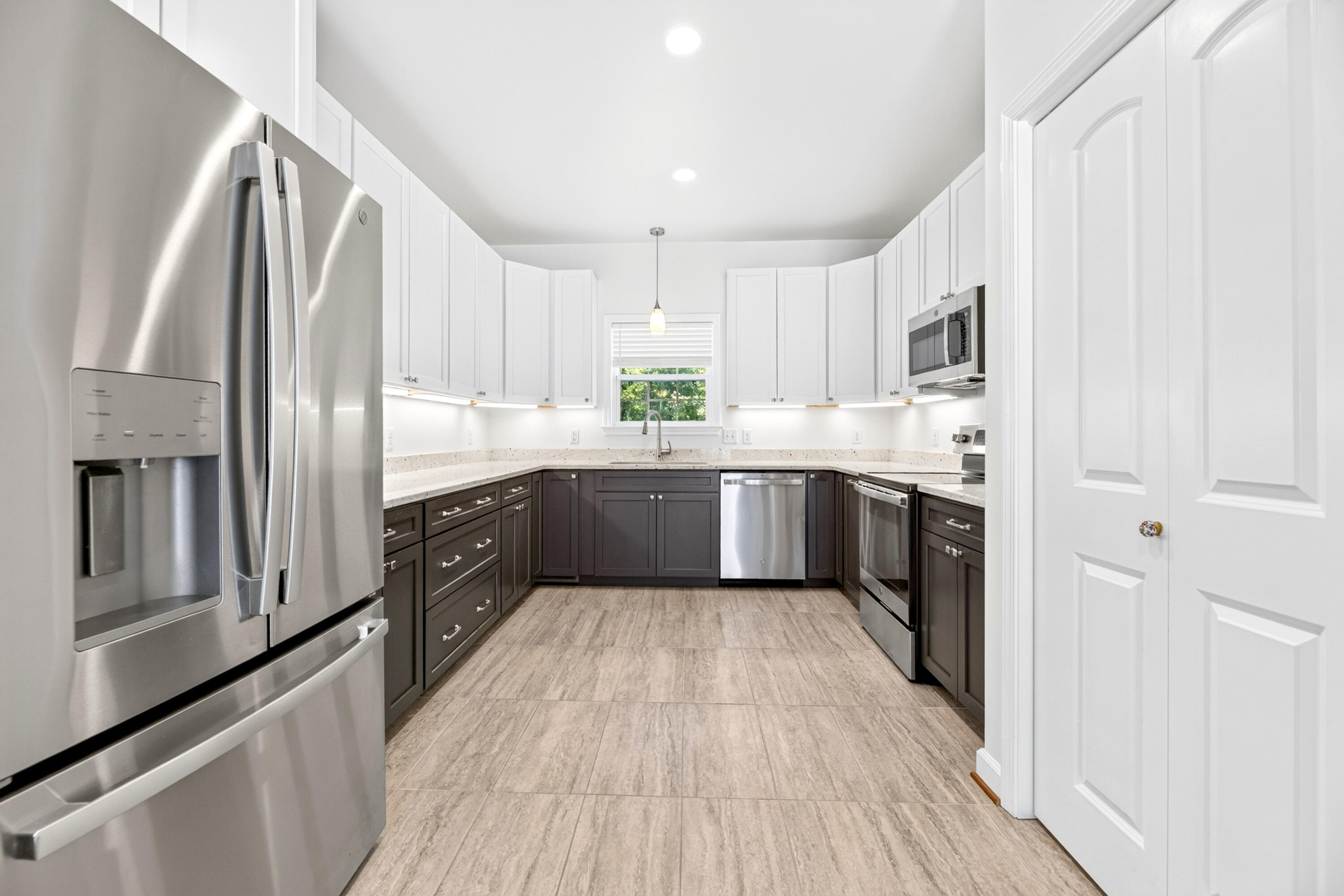 315 Griffith Lane Elloree, SC 29047 - Photo 12 of 40 Beautiful Kitchen