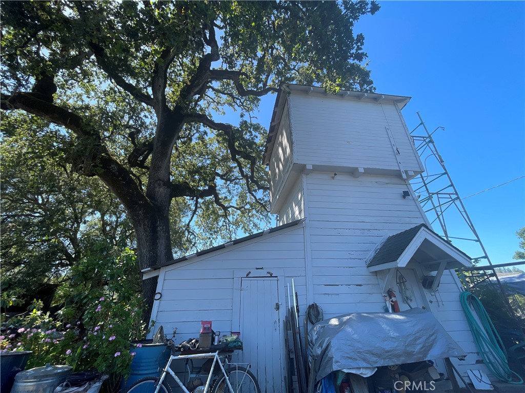 12760 Green Valley Road Sebastopol, CA 95472 - Photo 15 of 48 a backyard of a house with table and chairs