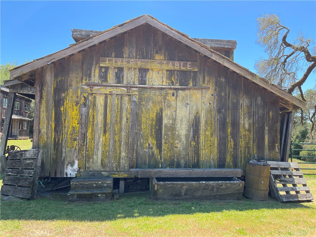 12760 Green Valley Road Sebastopol, CA 95472 - Photo 23 of 48 a front view of a house with a yard