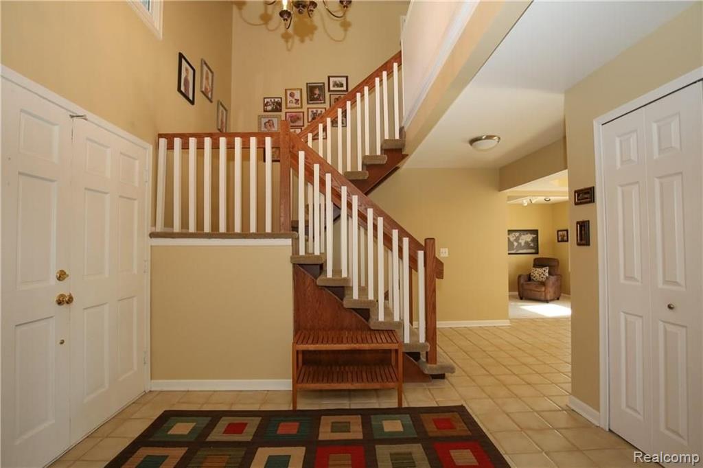 925 Bridgestone Drive Rochester Hills, MI 48309 - Photo 10 of 54