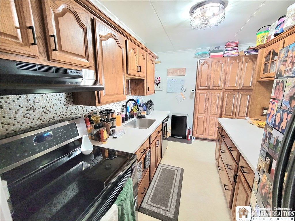 24 Raymond Street Jamestown, NY 14701 - Photo 15 of 41