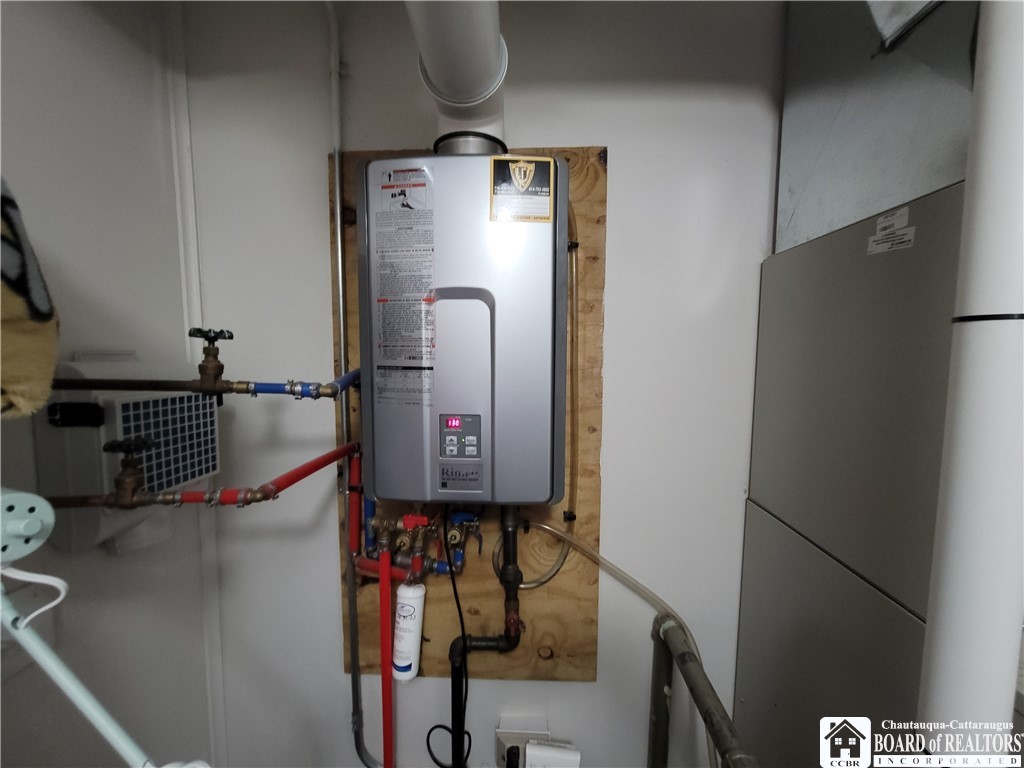 24 Raymond Street Jamestown, NY 14701 - Photo 35 of 41