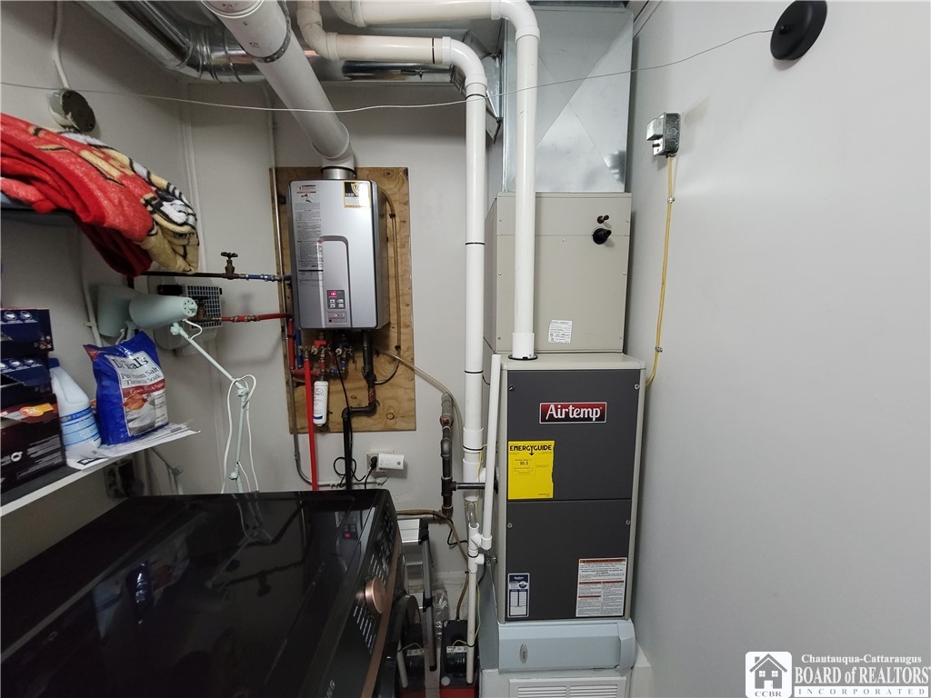 24 Raymond Street Jamestown, NY 14701 - Photo 36 of 41