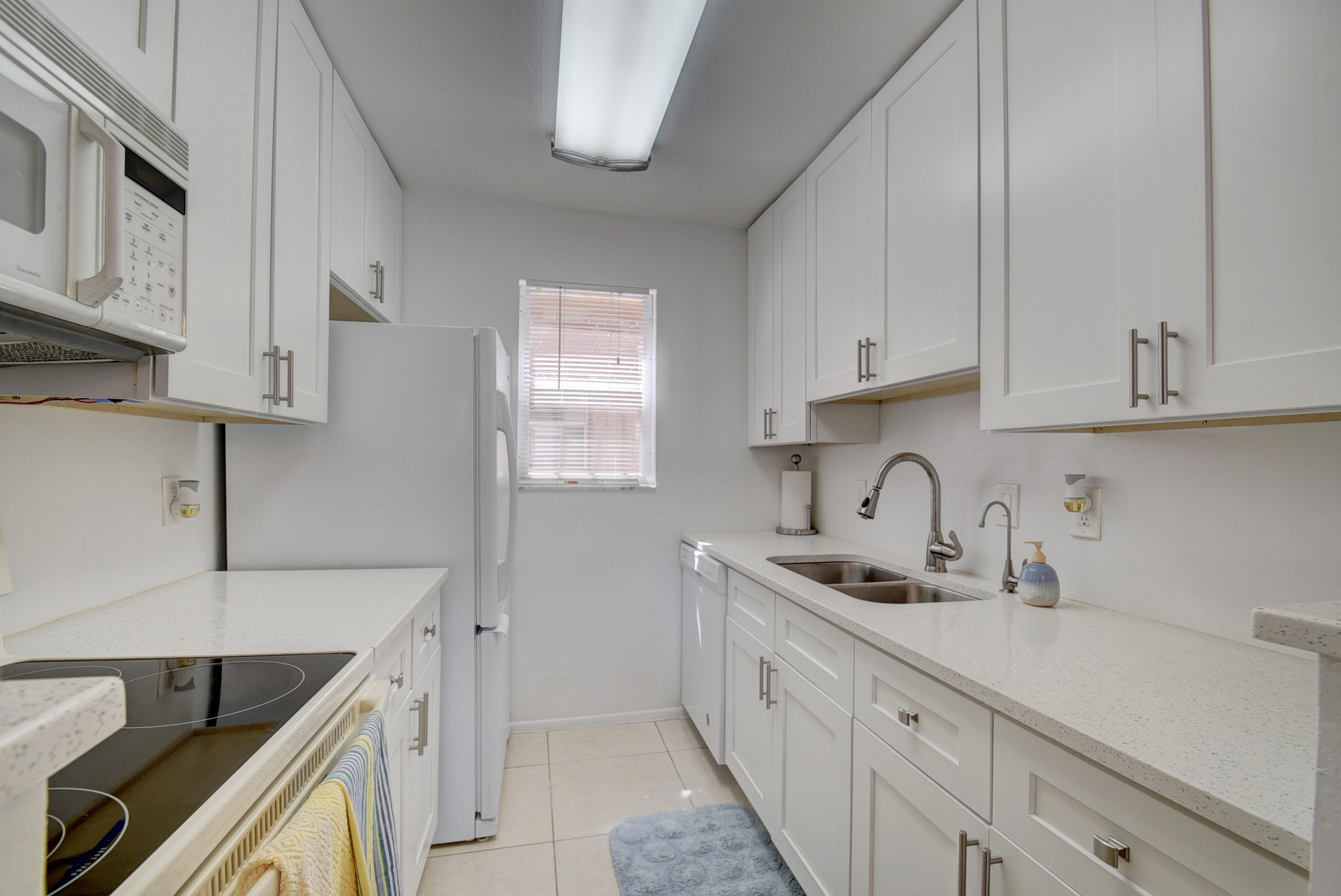 550 Southwest 2nd Avenue, Unit 125 Boca Raton, FL 33432 - Photo 6 of 14 Quartz Countertops!