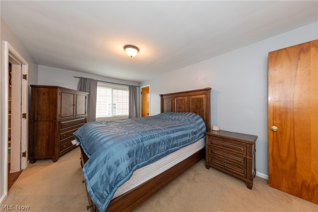 3586 Ingleside Road Beachwood, OH 44122 - Photo 11 of 22 The Master Bedroom with one single closet and huge walk-in closet (entry at left)