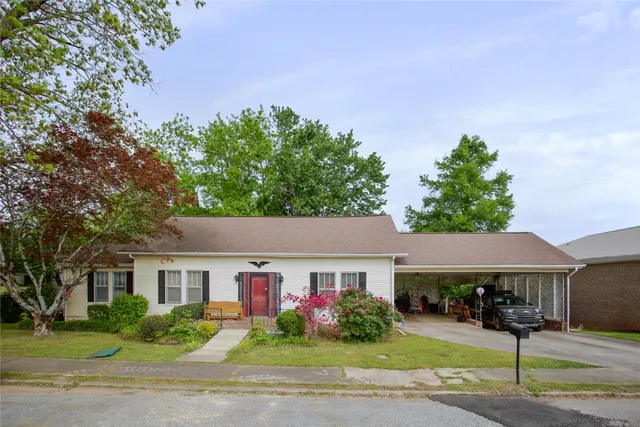 $239,000 | 208 Retreat Street, Westminster, SC 29693