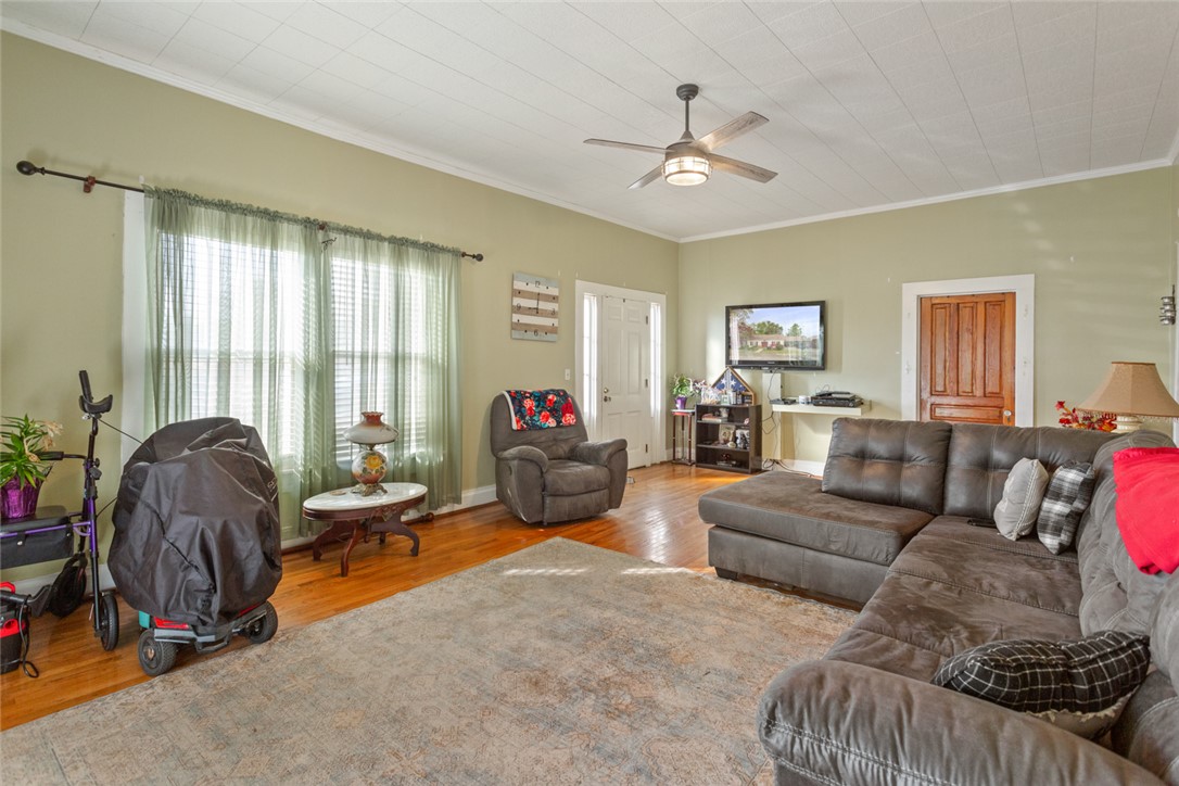 208 Retreat Street Westminster, SC 29693 - Photo 6 of 37