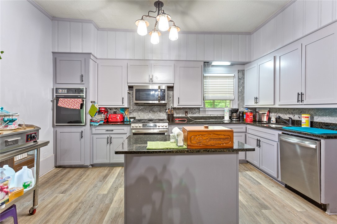 208 Retreat Street Westminster, SC 29693 - Photo 9 of 37