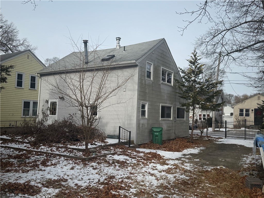 164 Northup Street Warwick, RI 02889 - Photo 6 of 17