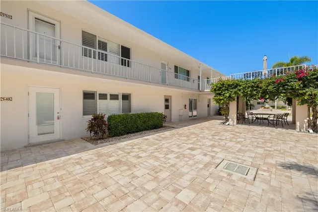 $2,395 | 548 Broad Avenue South, Unit 548, Naples, FL 34102