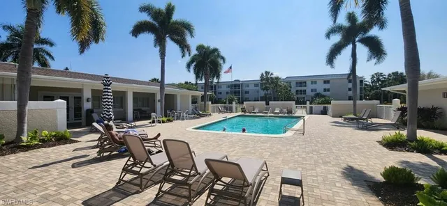 $2,395 | 548 Broad Avenue South, Unit 548, Naples, FL 34102