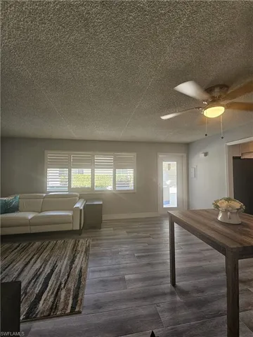 $2,395 | 548 Broad Avenue South, Unit 548, Naples, FL 34102