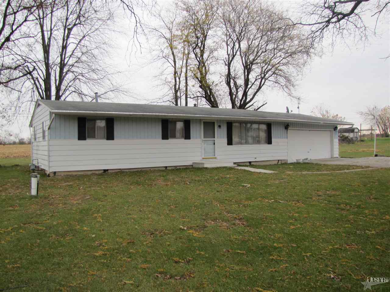 6819 Hartzell Road Fort Wayne, IN 46816 - Photo 3 of 11