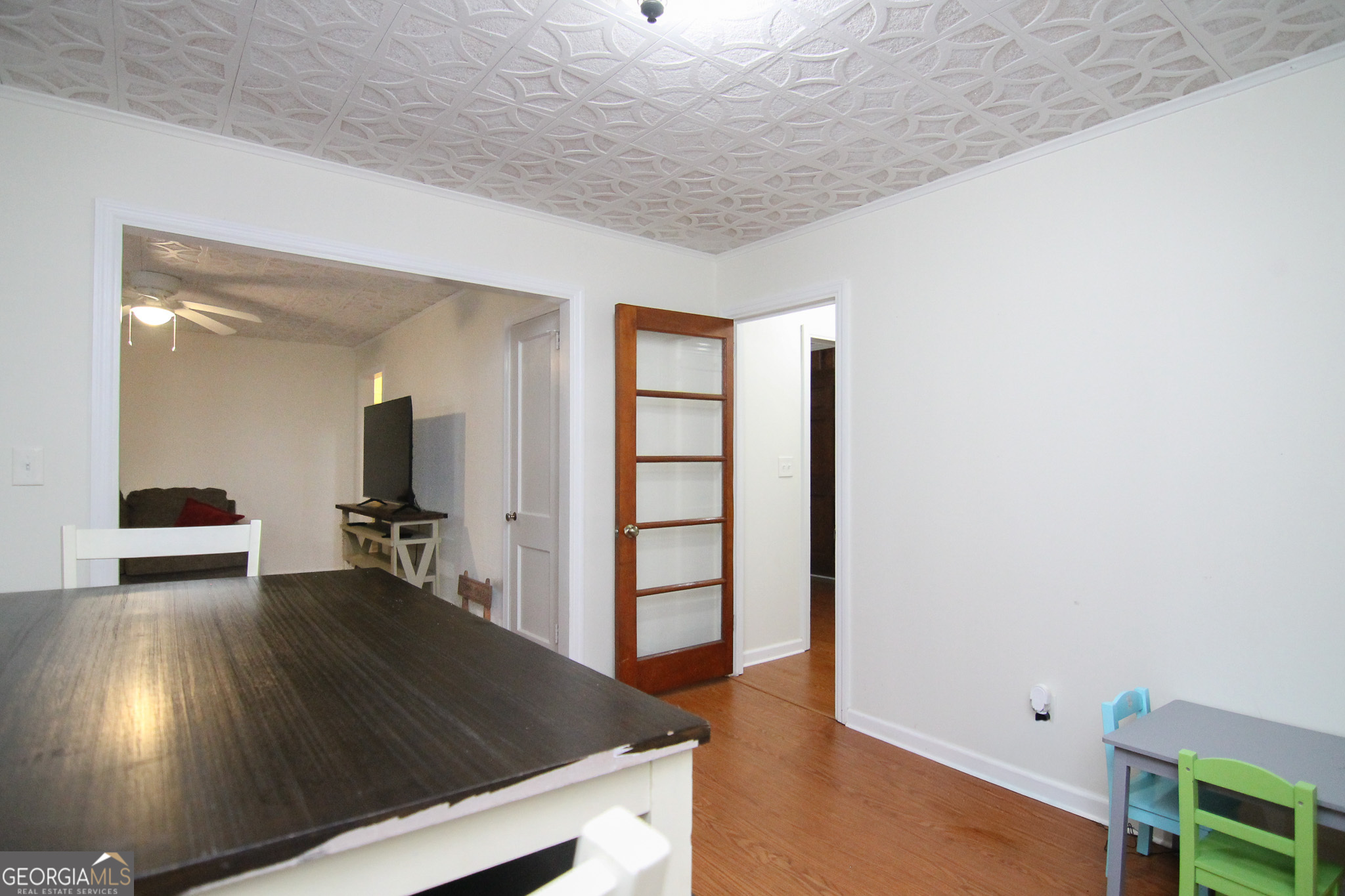 113 Pearce Drive Warner Robins, GA 31093 - Photo 10 of 27 a view of a living room and bathroom