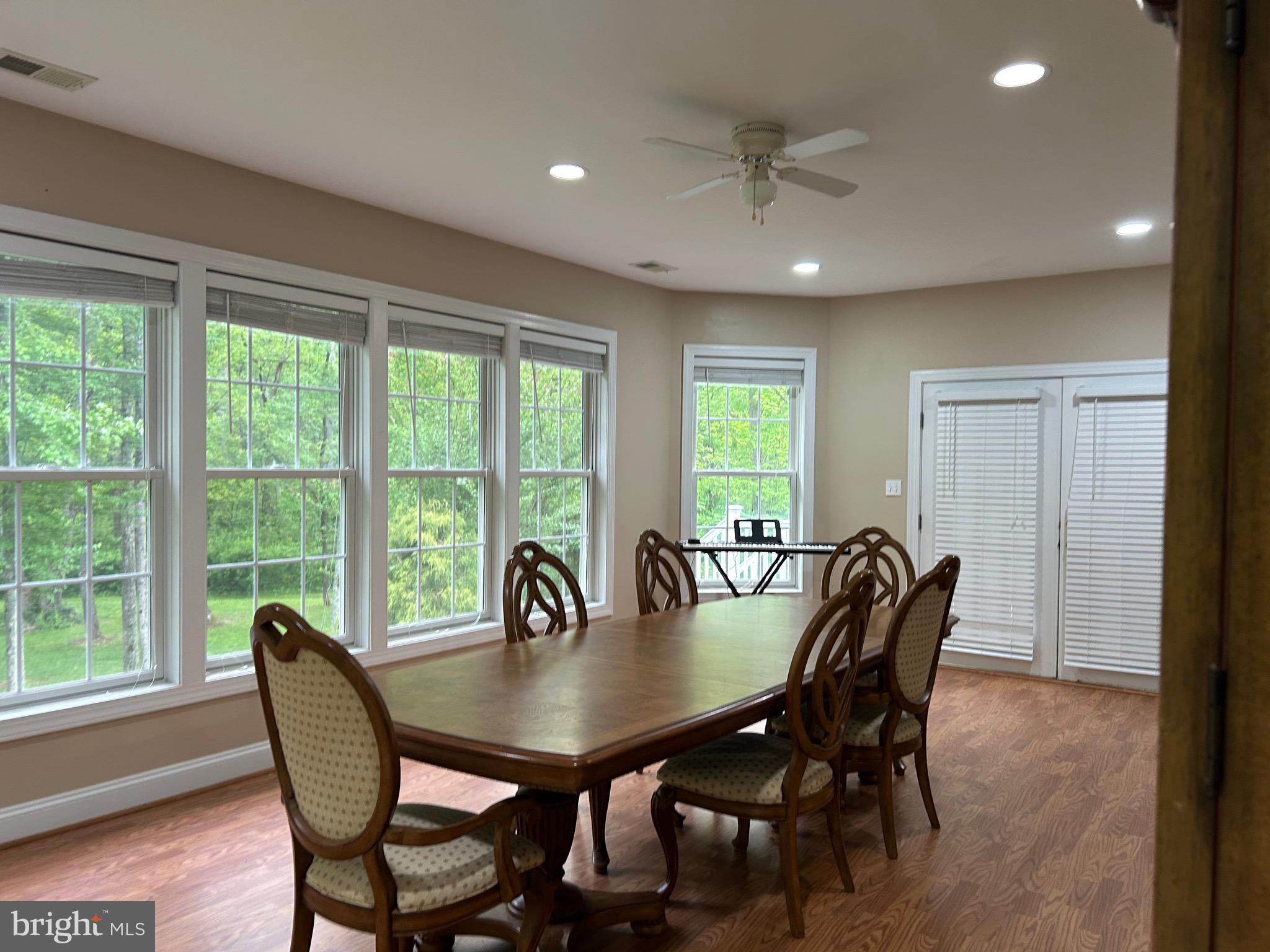 10409 Lees Mill Road Warrenton, VA 20186 - Photo 15 of 57 DINING ROOM