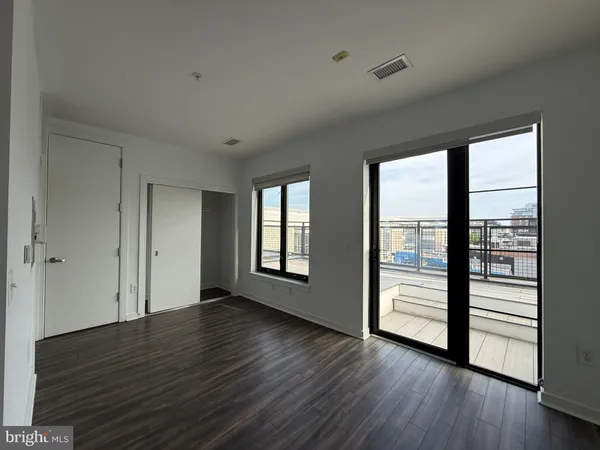 $1,950 | 1250 9th Street Northwest, Unit 513, Washington, DC 20001