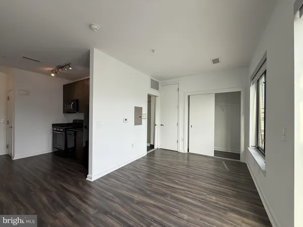 $1,950 | 1250 9th Street Northwest, Unit 513, Washington, DC 20001