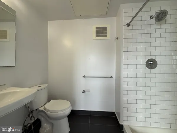 $1,950 | 1250 9th Street Northwest, Unit 513, Washington, DC 20001