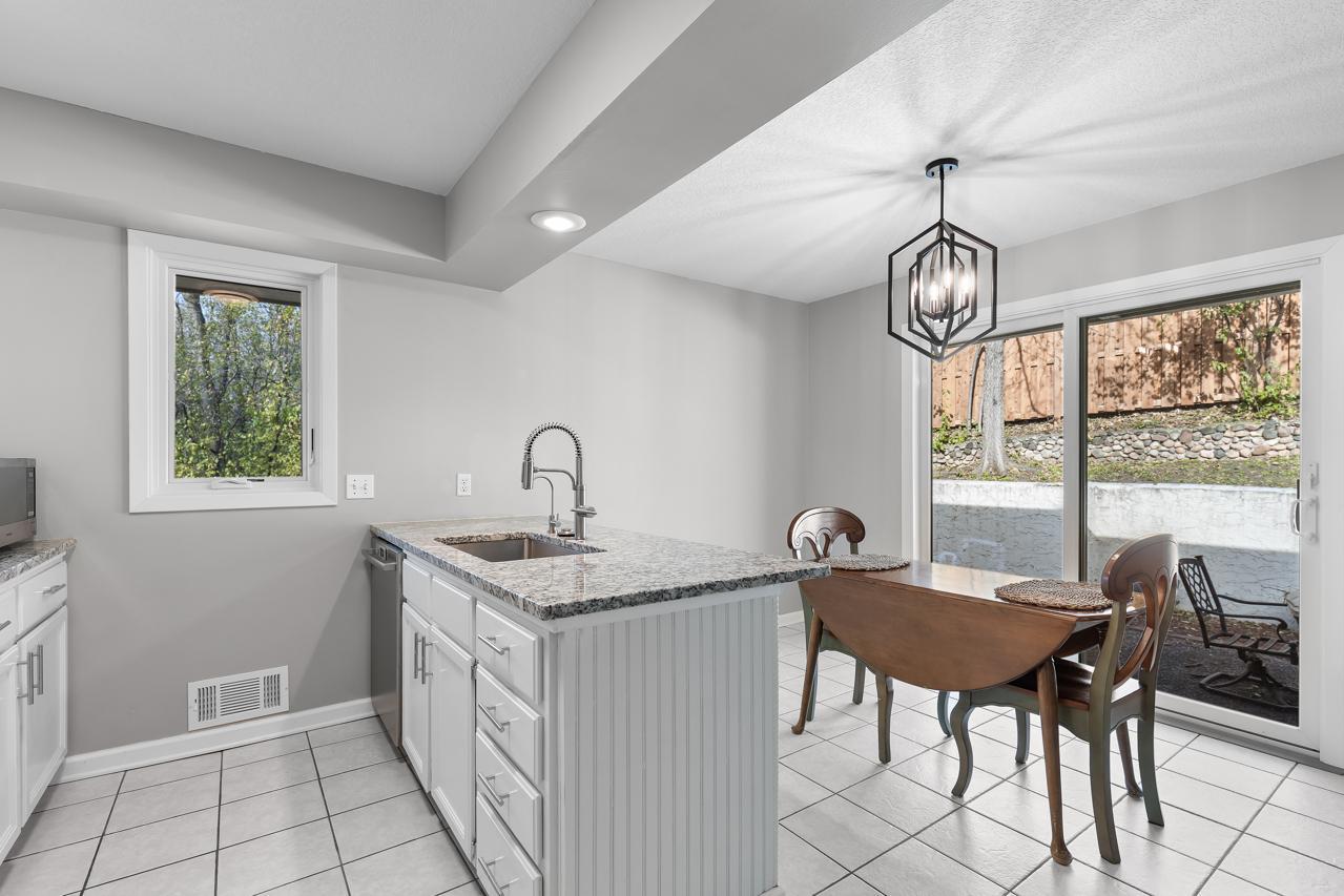 3115 County Road 101 Minnetonka, MN 55391 - Photo 11 of 33