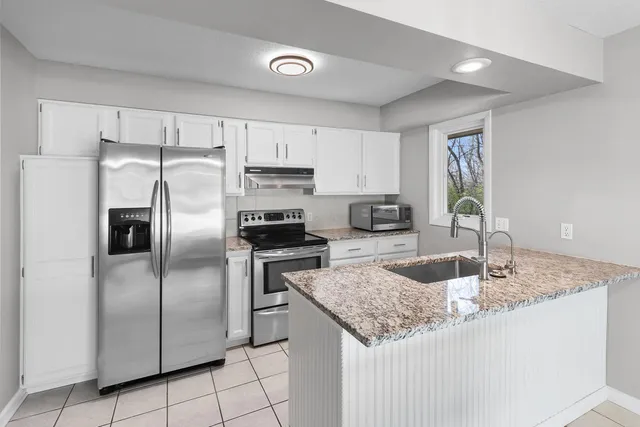 $795,000 | 3115 County Road 101, Minnetonka, MN 55391