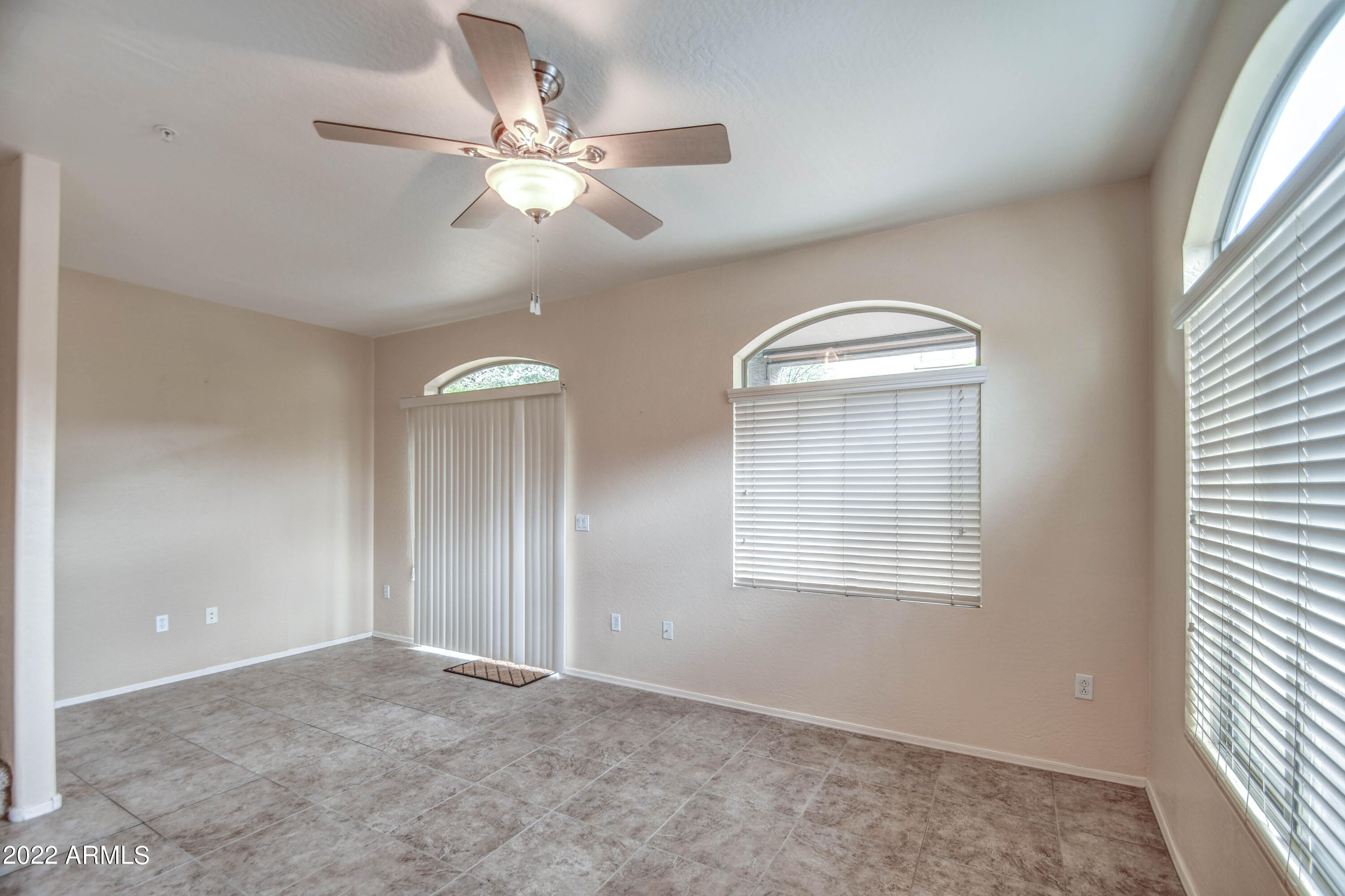 2150 East Bell Road, Unit 1121 Phoenix, AZ 85022 - Photo 14 of 34 LIVING 1