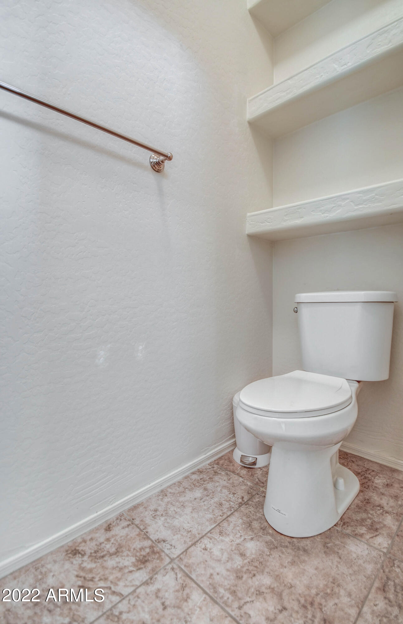 2150 East Bell Road, Unit 1121 Phoenix, AZ 85022 - Photo 24 of 34 MASTER CLOSET 2