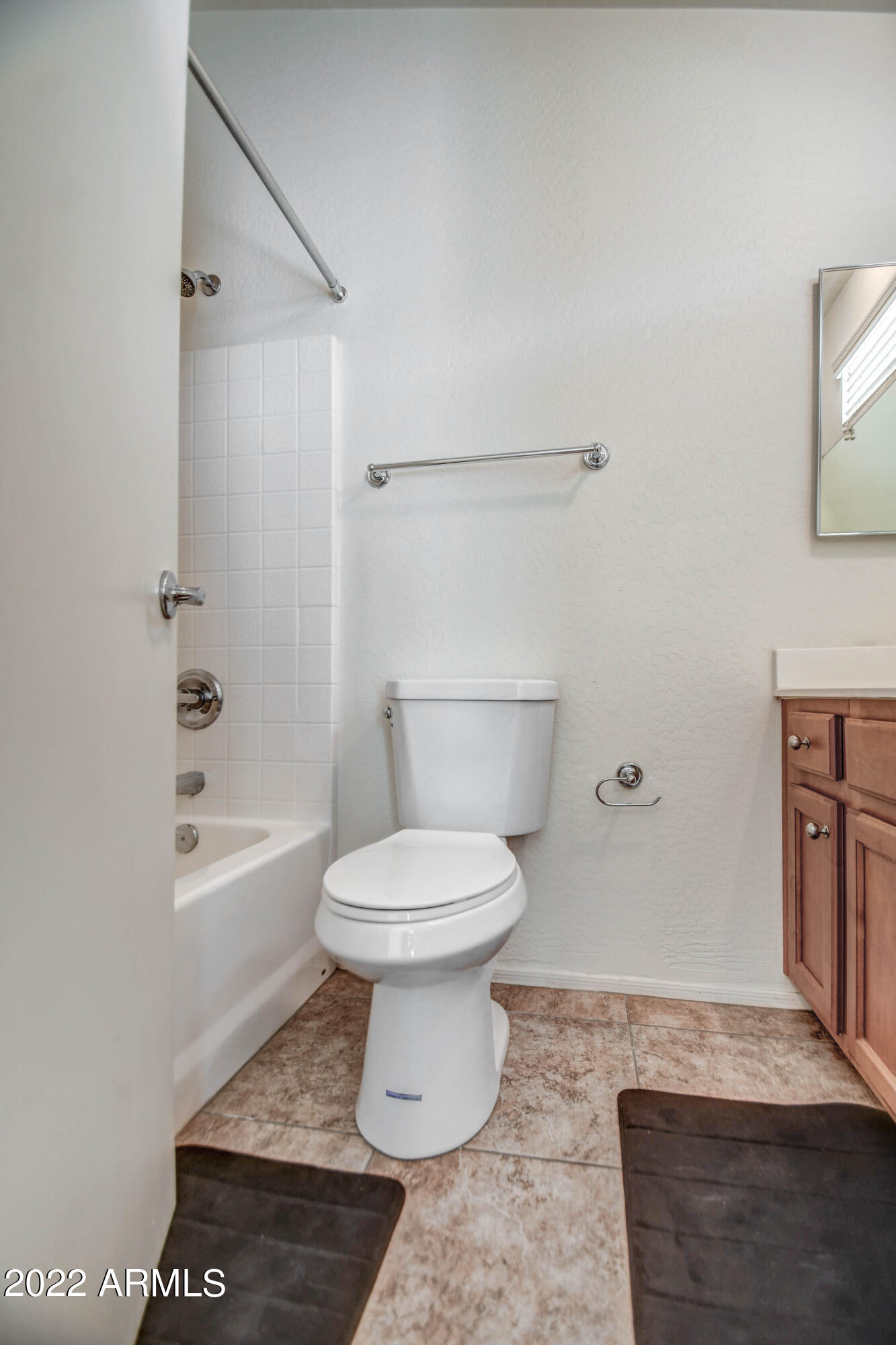 2150 East Bell Road, Unit 1121 Phoenix, AZ 85022 - Photo 29 of 34 JR MASTER BATH 1, 2